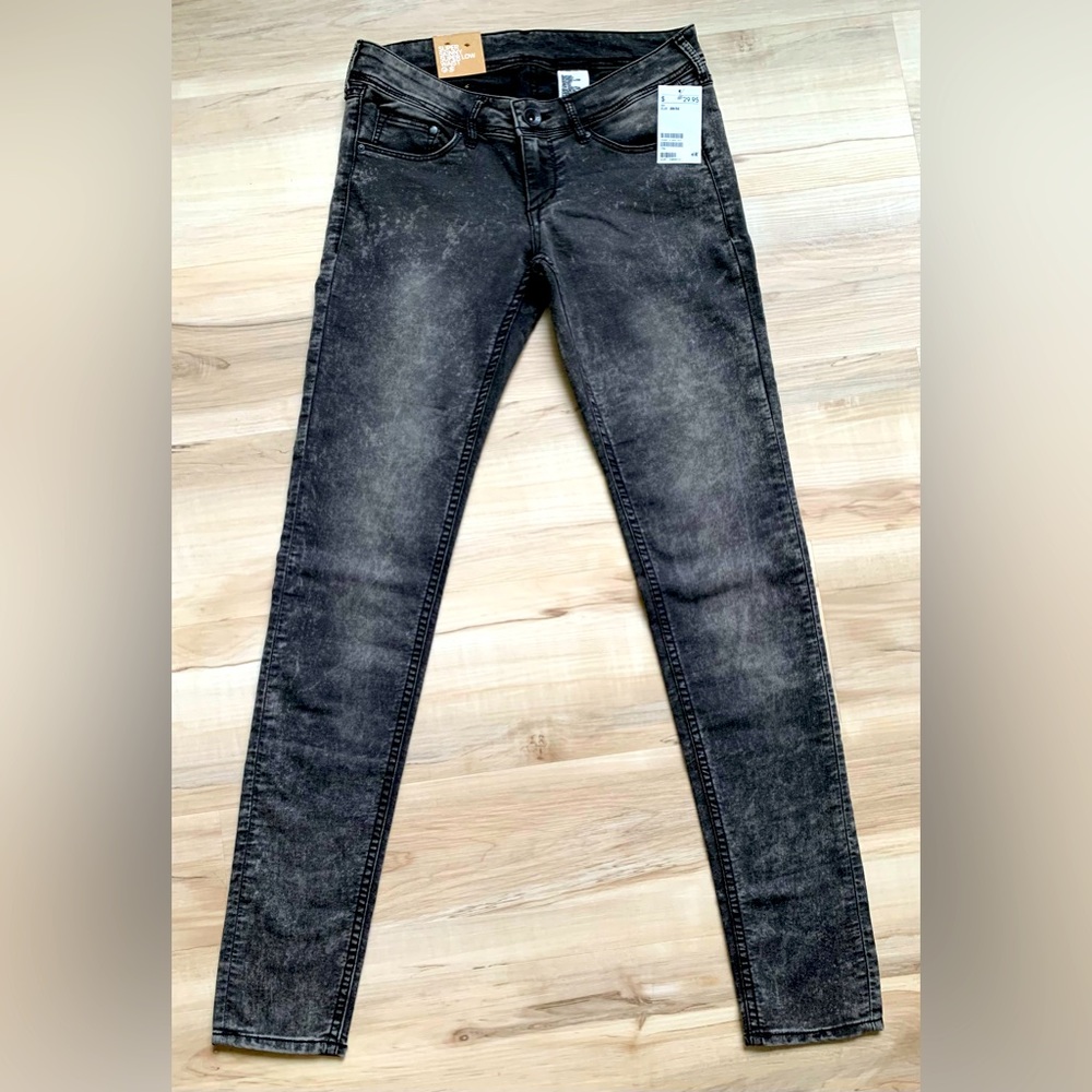 H&M Skinny NWT Jeans